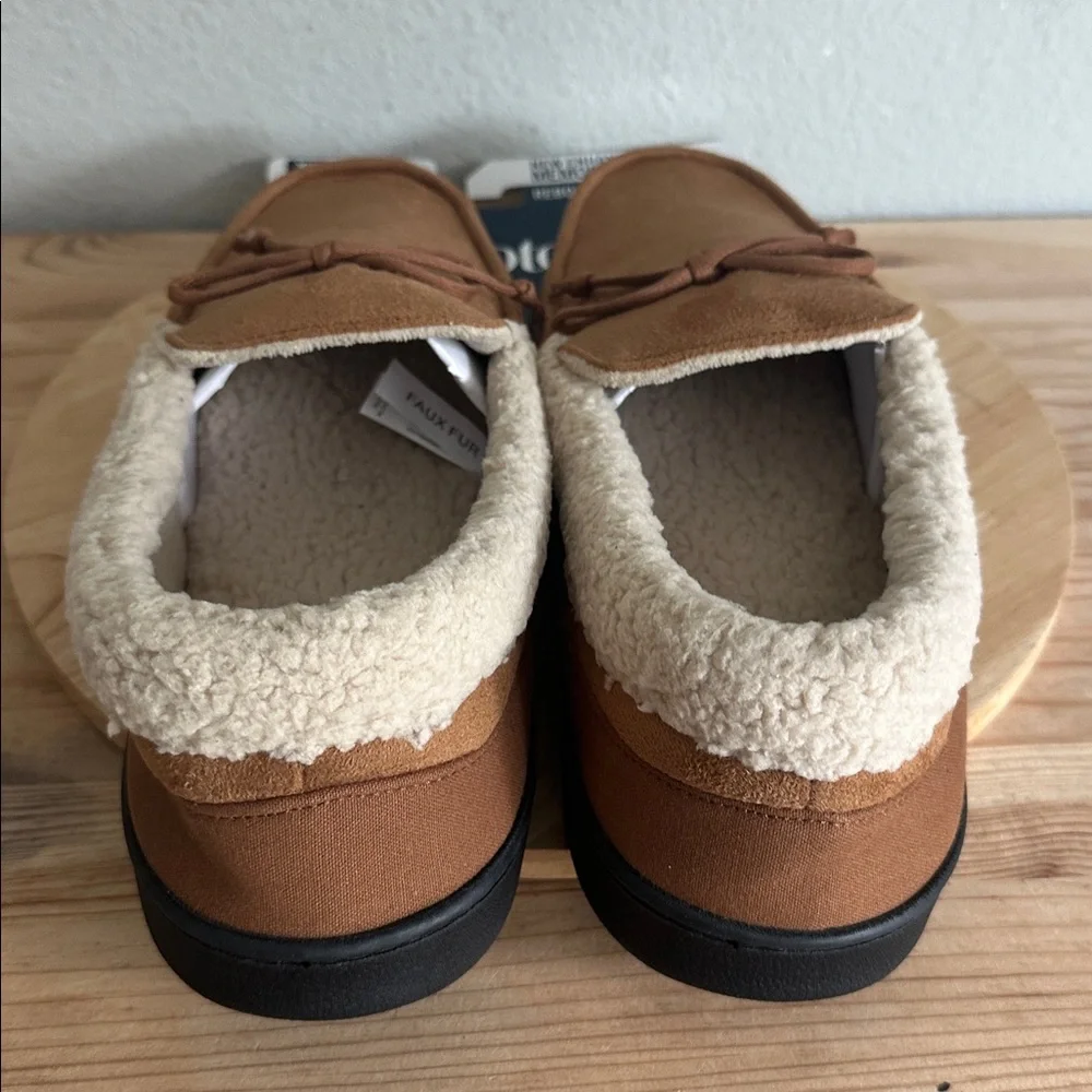 Isotoner Mens Moccasin Slippers